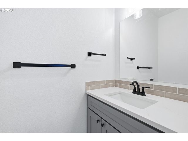 524 S TEXAS St, Portland, OR 97219