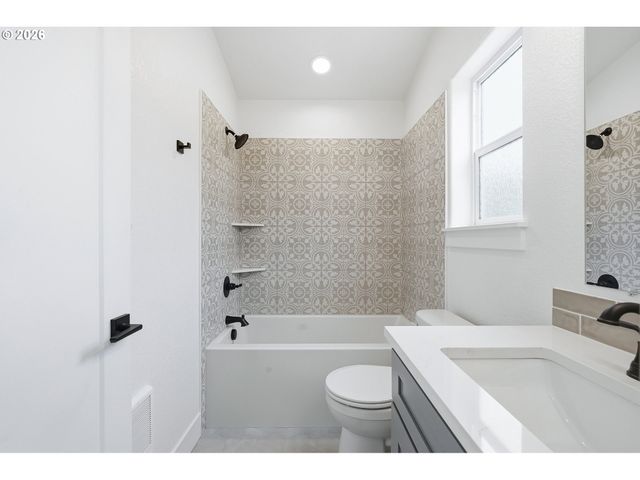 524 S TEXAS St, Portland, OR 97219