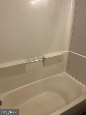 8-7 FLORENCE TOLLGATE PL, Florence, NJ 08518