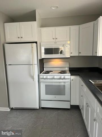 8-7 FLORENCE TOLLGATE PL, Florence, NJ 08518