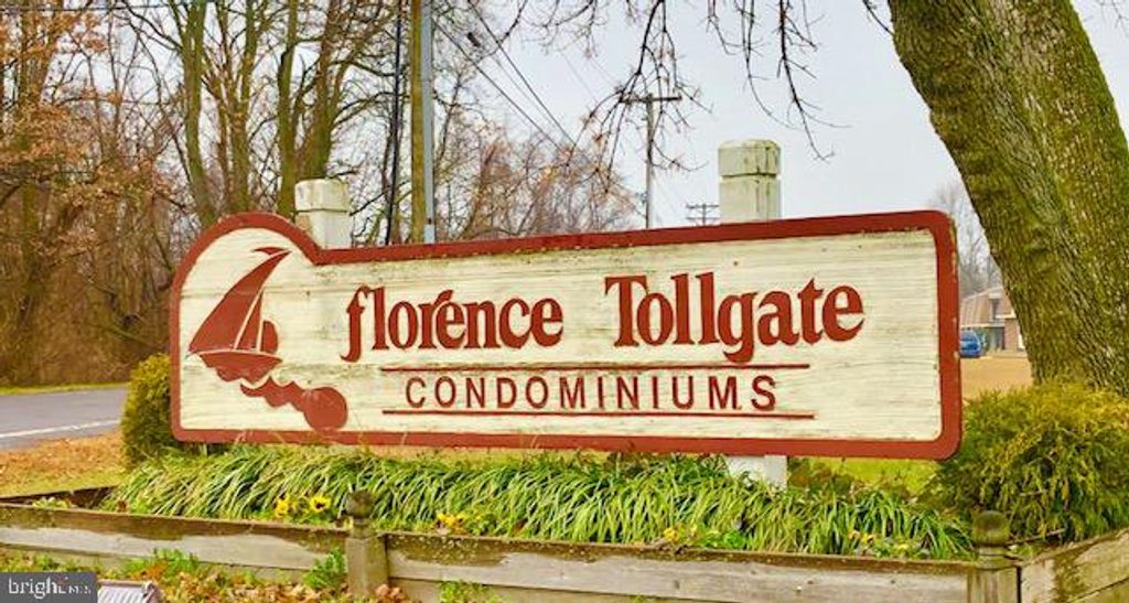 8 FLORENCE TOLLGATE PLACE, Florence, NJ 08518