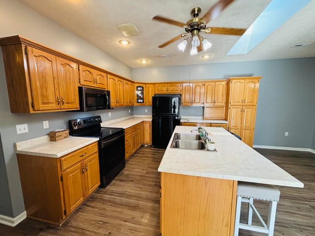 3879 E KY-80, Russell Springs, KY 42642