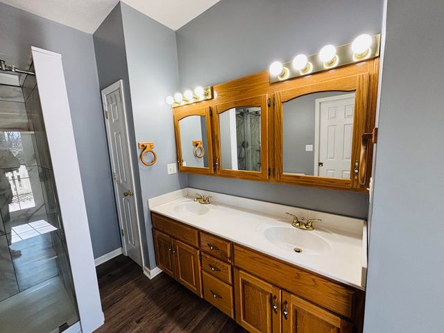 3879 E KY-80, Russell Springs, KY 42642