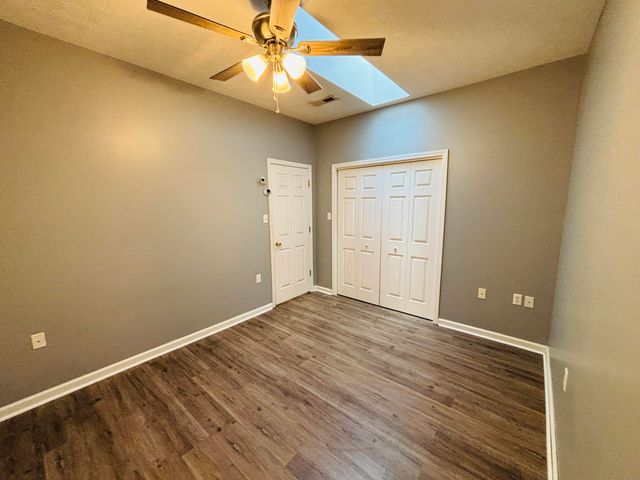 3879 E KY-80, Russell Springs, KY 42642