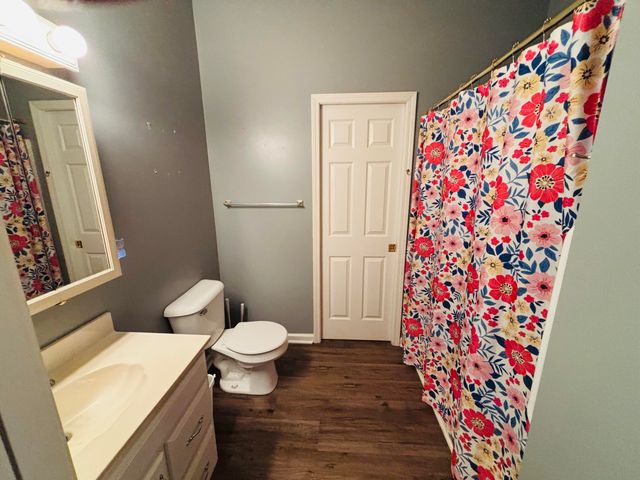 3879 E KY-80, Russell Springs, KY 42642