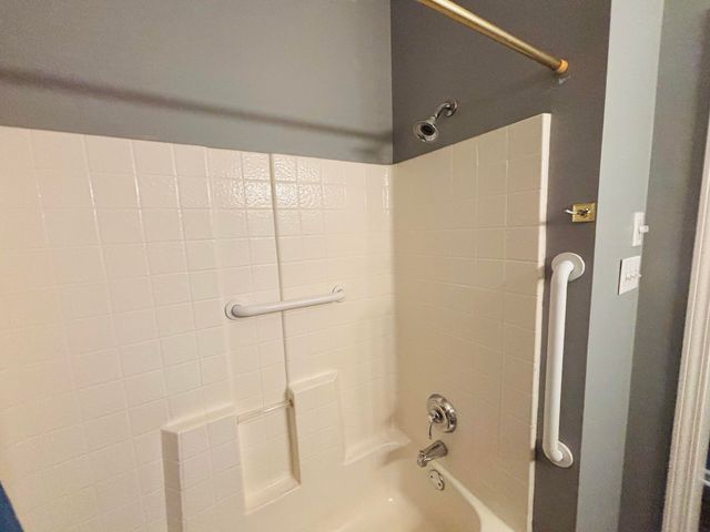 3879 E KY-80, Russell Springs, KY 42642