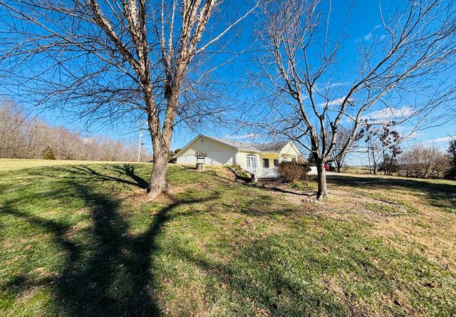 3879 E KY-80, Russell Springs, KY 42642