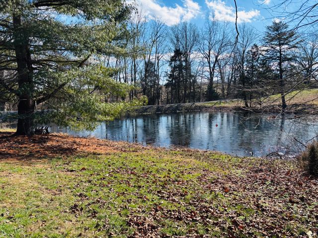 3879 E KY-80, Russell Springs, KY 42642