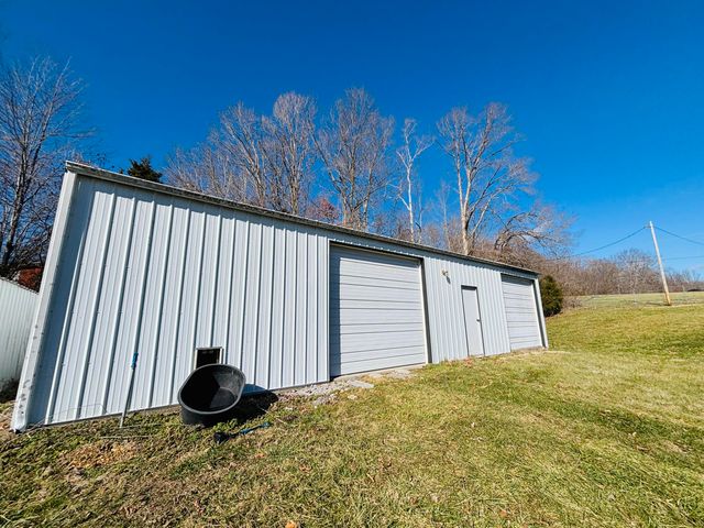 3879 E KY-80, Russell Springs, KY 42642