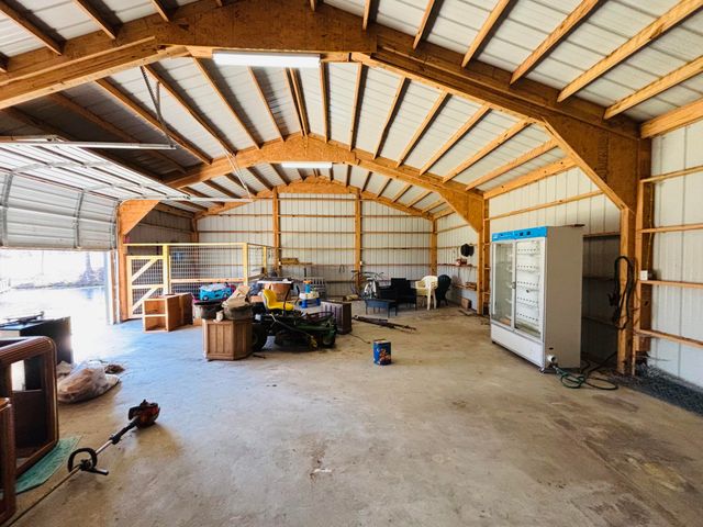 3879 E KY-80, Russell Springs, KY 42642