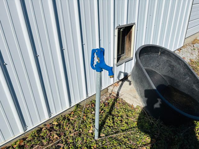 3879 E KY-80, Russell Springs, KY 42642