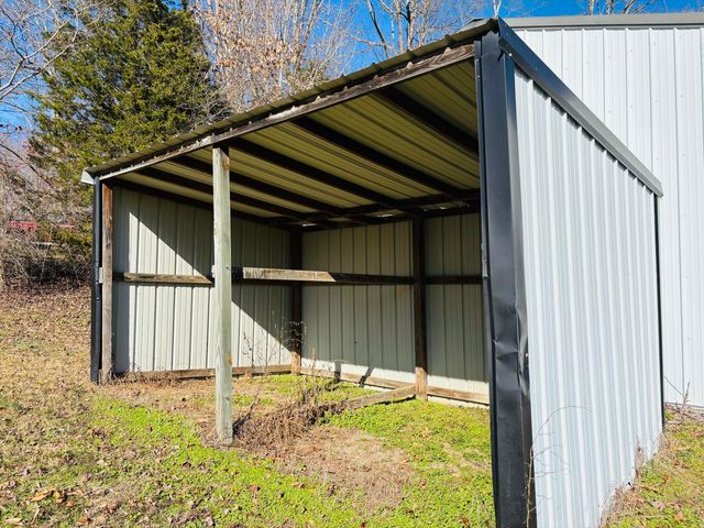 3879 E KY-80, Russell Springs, KY 42642