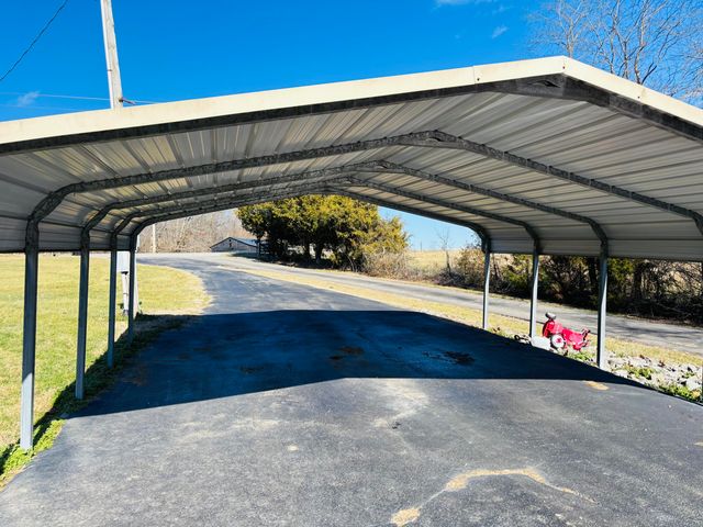 3879 E KY-80, Russell Springs, KY 42642