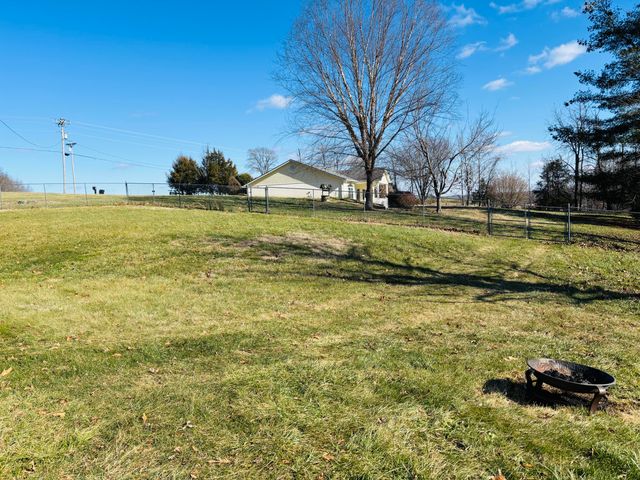 3879 E KY-80, Russell Springs, KY 42642