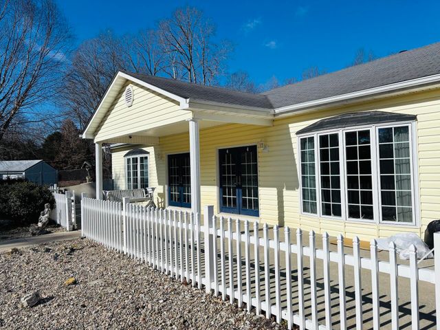 3879 E KY-80, Russell Springs, KY 42642