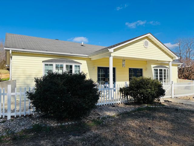 3879 E KY-80, Russell Springs, KY 42642