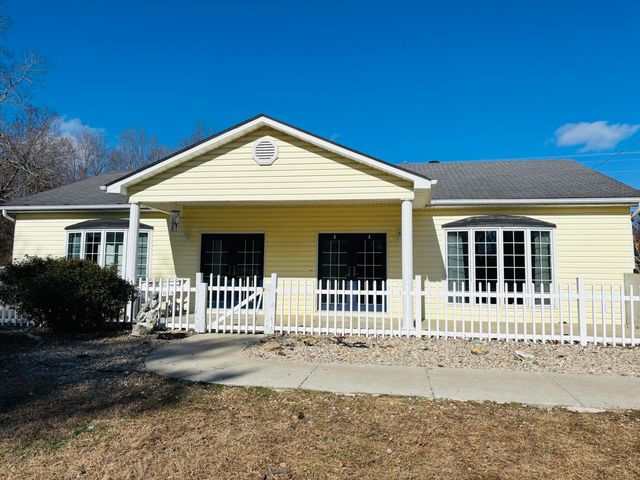 3879 E KY-80, Russell Springs, KY 42642