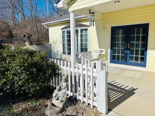 3879 E KY-80, Russell Springs, KY 42642