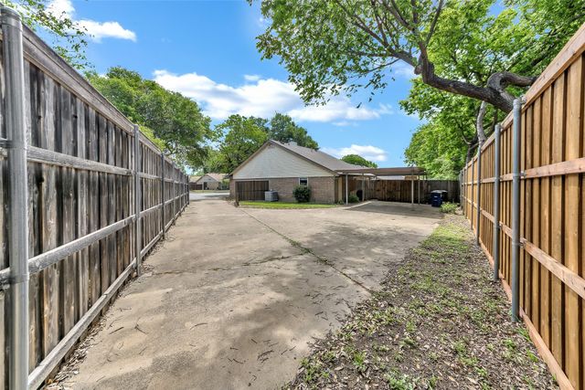 3015 Clover Lane, Euless, TX 76039