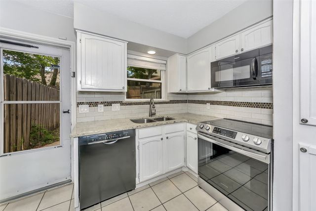 3015 Clover Lane, Euless, TX 76039