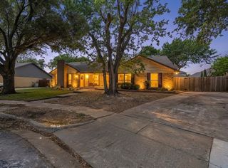 3015 Clover Lane, Euless, TX 76039