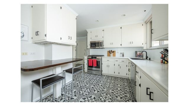 155 E 72nd St Apt 14C, New York City, NY 10021