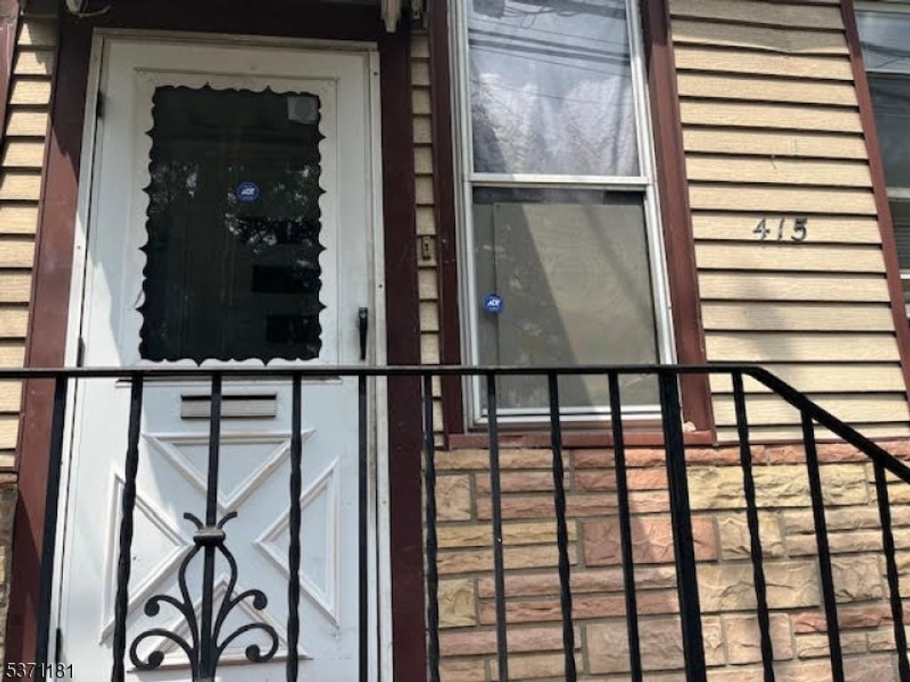 415 Lafayette St, Newark City, NJ 07105