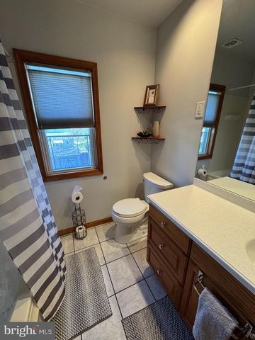 700 SCHILLER AVE, Hamilton, NJ 08610