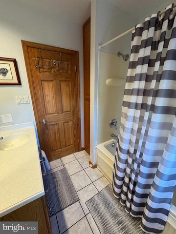 700 SCHILLER AVE, Hamilton, NJ 08610
