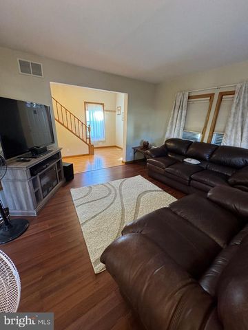 700 SCHILLER AVE, Hamilton, NJ 08610