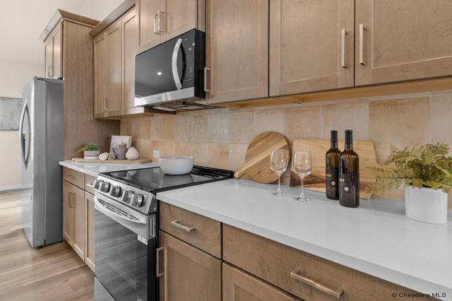 3934 SADDLEBACK LN, Cheyenne, WY 82001