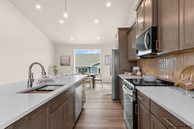 3934 SADDLEBACK LN, Cheyenne, WY 82001