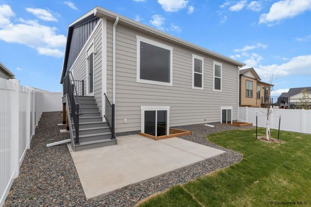 3934 SADDLEBACK LN, Cheyenne, WY 82001