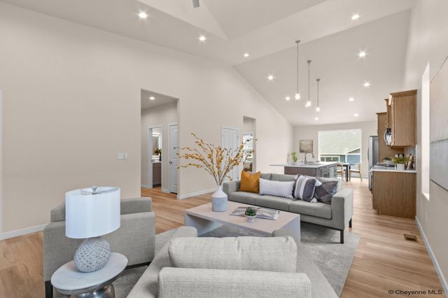 3934 SADDLEBACK LN, Cheyenne, WY 82001