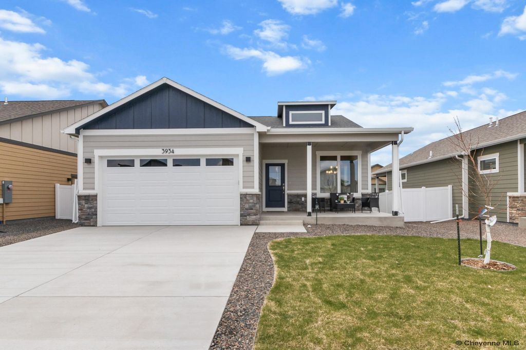 3934 SADDLEBACK LN, Cheyenne, WY 82001