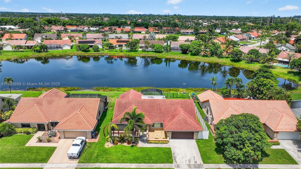 9505 Majestic Way, Boynton Beach, FL 33437