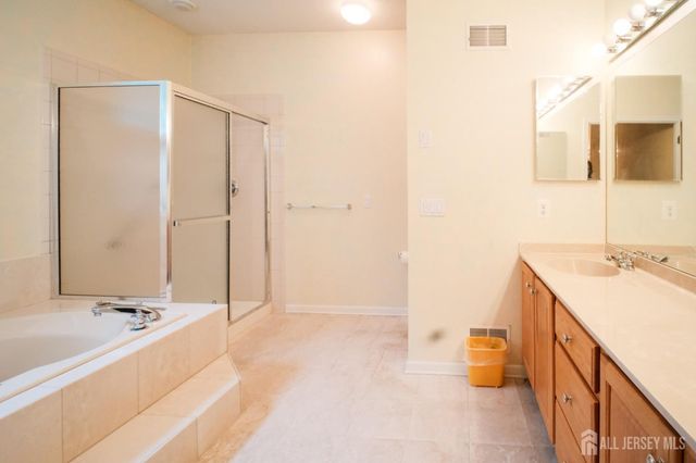 40 Sherwood Drive, Monroe, NJ 08831