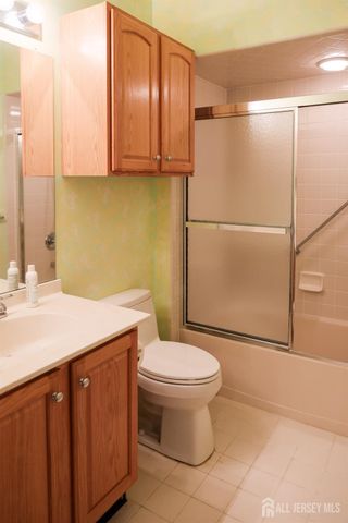 40 Sherwood Drive, Monroe, NJ 08831