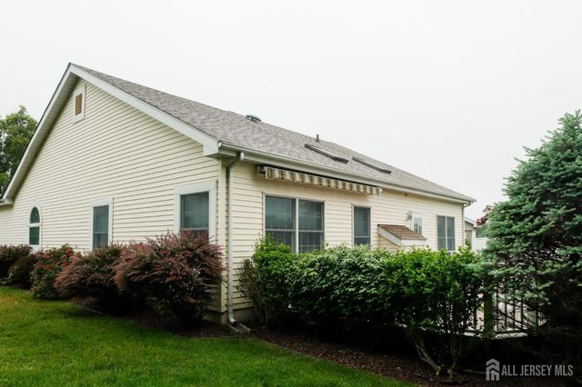 40 Sherwood Drive, Monroe, NJ 08831
