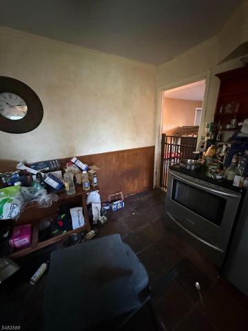89 Old Clinton Rd, Raritan Twp., NJ 08822