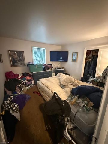 89 Old Clinton Rd, Raritan Twp., NJ 08822