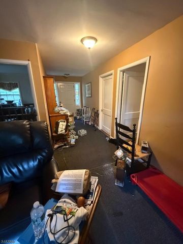 89 Old Clinton Rd, Raritan Twp., NJ 08822