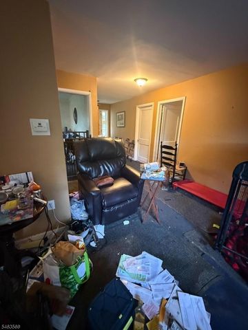 89 Old Clinton Rd, Raritan Twp., NJ 08822
