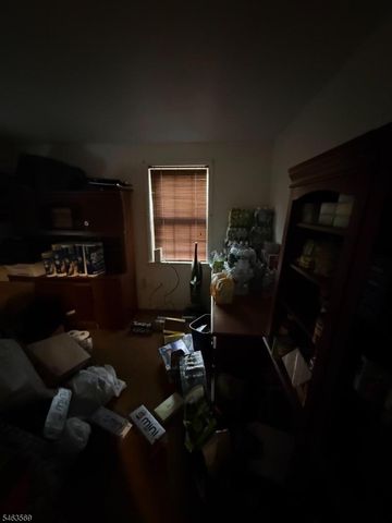 89 Old Clinton Rd, Raritan Twp., NJ 08822