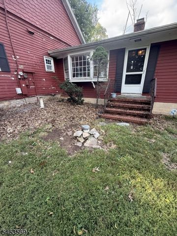 89 Old Clinton Rd, Raritan Twp., NJ 08822