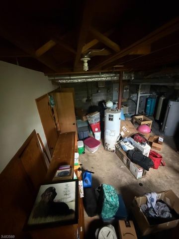 89 Old Clinton Rd, Raritan Twp., NJ 08822