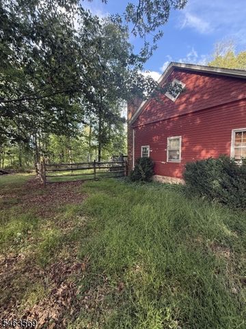 89 Old Clinton Rd, Raritan Twp., NJ 08822