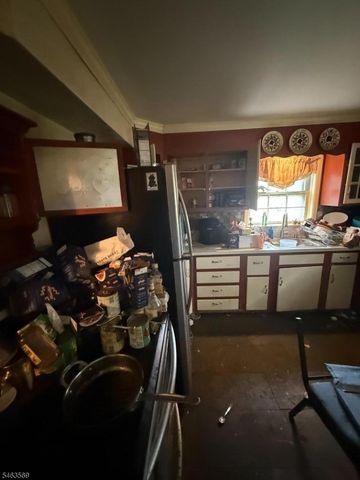 89 Old Clinton Rd, Raritan Twp., NJ 08822