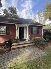 89 Old Clinton Rd, Raritan Twp., NJ 08822