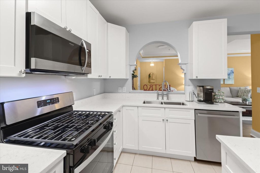 Image 13 of property listing at 2520 WATERSIDE DR #112, Frederick, MD 21701